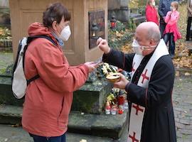 Litoměřičtí diecezáni se modlili se svým biskupem za duše v očistci