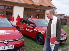 Nové automobily pro Charitu Mnichovo Hradiště