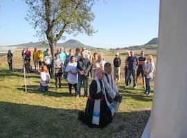 Bohoslužba za piloty ultralightů na Malém Hrádku u Rané